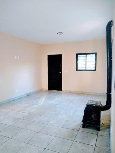 Imagen 8 de 19 de Casa - Burzaco