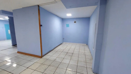 Plaza Ñuñoa Edificio Acuario Local En Venta
