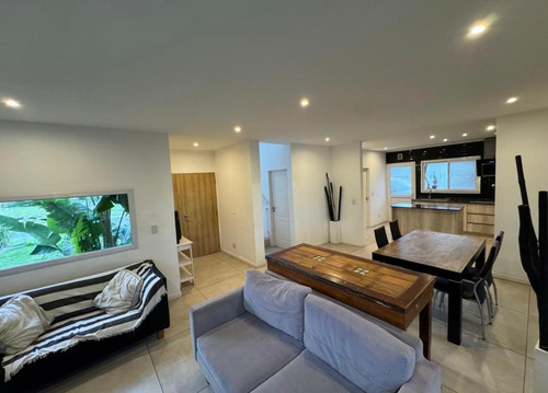 Casa Chalet En Venta En Santa Lucia, Pilar Del Este, Pilar