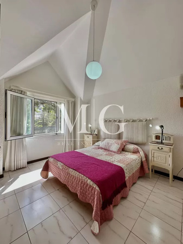 Venta Casa 4 Dormitorios + Dep.servicio, Barbacoa, Piscina Zona Golf