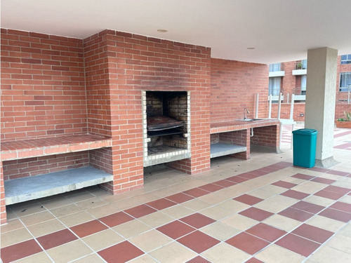 Apartamento Familiar En Exclusivo Conjunto Residencial