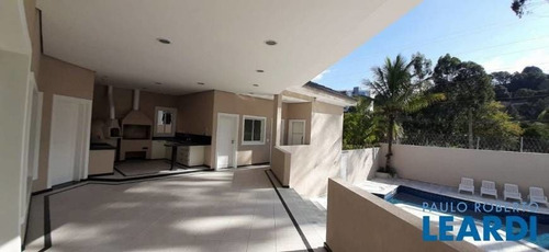 Tamboré 03 - Casa 720m² - 4 Dormitórios Sendo 4 Suítes, 4 Vagas, Living Com Lareira, Espaço Gourmet Com Churrasqueira - Cncd081