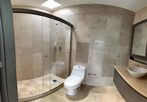 Casa Con Alberca Y Jardín En Fraccionamiento Con Seguridad