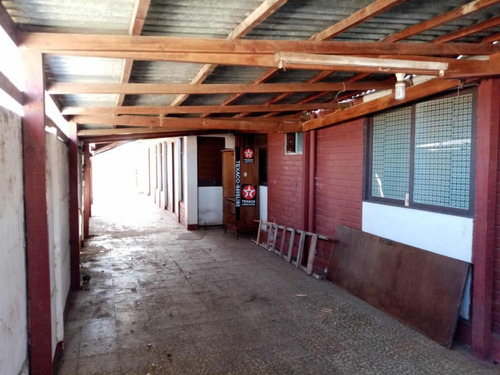 Excelente Casa De Dos Pisos Ideal Para Fines Comerciales