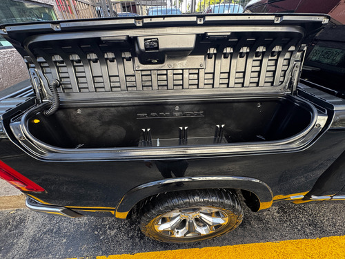 RAM Ram 5.7 Hemi Sport Black Package 4x4 At