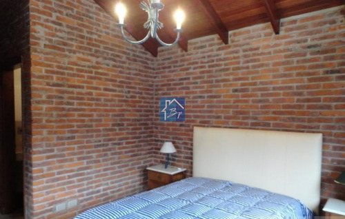 Moderna Y Excelente Casa Cerca De La Mejor Zona De Playa Mansa - Ref: 1087