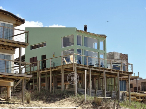 La Viuda Alegre En Punta Del Diablo