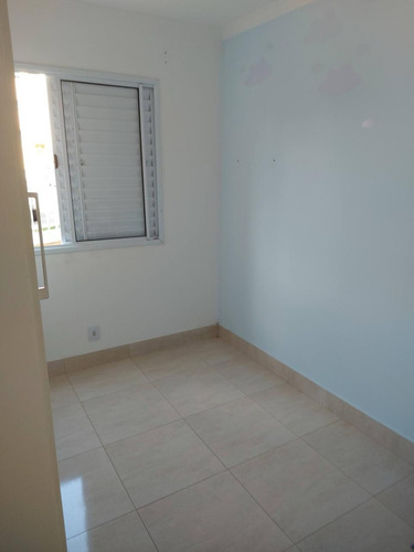 Apartamento Térreo Em Cotia Cozinha E Quartos Com Armários