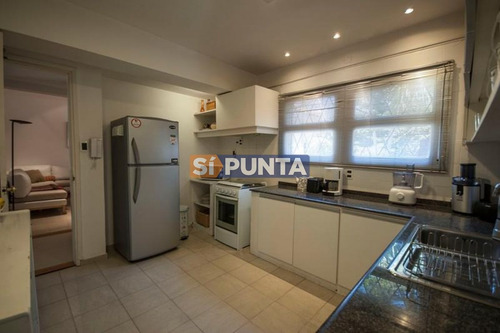 Imagen 6 de 13 de Casa En Cantegril, 5 Dormitorios *