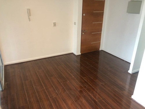 Imagen 3 de 19 de 2 Privados + Amplia Recepción + Estacionamiento