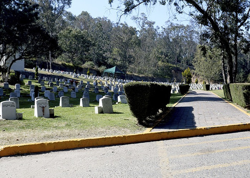 Lote A Perpetuidad Gayosso Parque Memorial Naucalpán, Estado De México. Incluye Construcción De Bóveda Con 4 Gavetas, 4 Servicios De Inhumación.