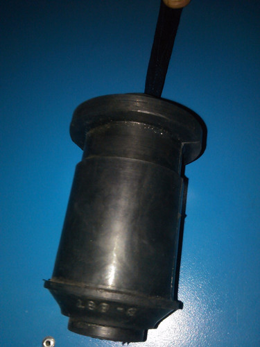 Buje Tijera Trasero Inferior Avalanche Tahoe Silverado 15$