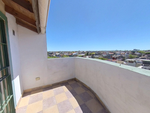 Imagen 1 de 12 de Semipiso 2 Ambientes Con Cochera, En Venta! Tour 360°