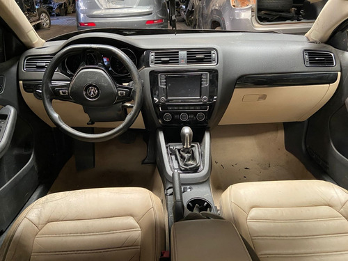 Imagem 3 de 5 de Sucata Volkswagen Jetta 2.0 2015/2016 Gasolina 211cvs