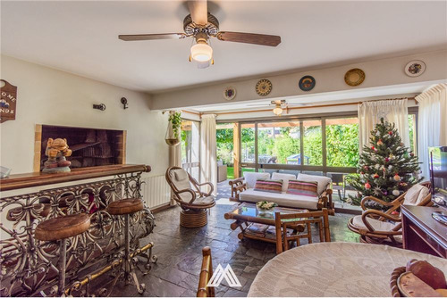 Venta Casa, Punta Gorda 4 Dormitorios Más Servicio