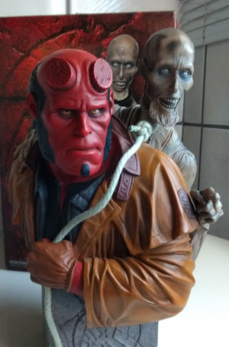 Hellboy With Corpse - Busto Sideshow Collectibles (30cm)