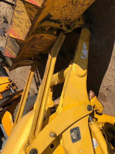 Komatsu Wb 140-2