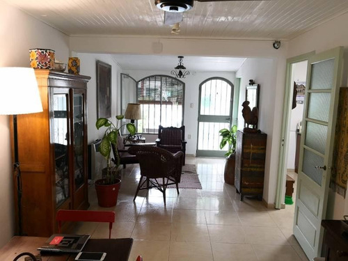 Imagen 10 de 23 de Casa De Dos Dormitorios, Un Baño, Escritorio, Amplio Jardin