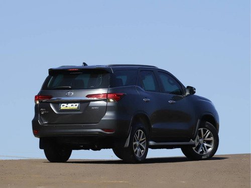 Imagem 4 de 15 de Toyota Hilux Sw4 Srx 2.8 Tb Diesel 4x4 Aut