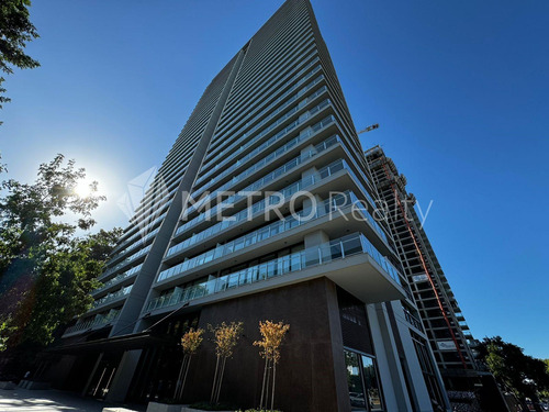 Venta, Departamento 2 Ambientes Con Cochera En Quartier Del Bajo ,puerto Madero