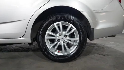 Chevrolet Sonic 1.6 MT D LT