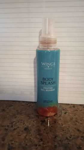 Body Splash Frutos Del Bosque Wings Cosmétics