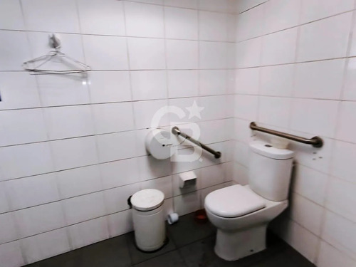 Local Comercial Ubicado En Gilberto Fuenzalida- Las Condes