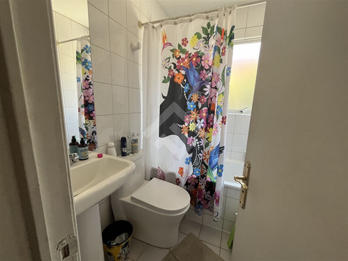 Casa En Venta De 6 Dorm. En La Florida