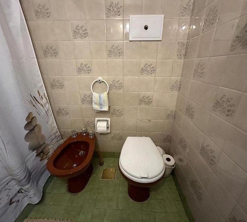 Casa Ph Independiente De 4 Ambientes Con Cochera En Bernal