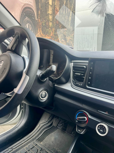 Kia Rio 2021 *único Dueño* Motor 1.4