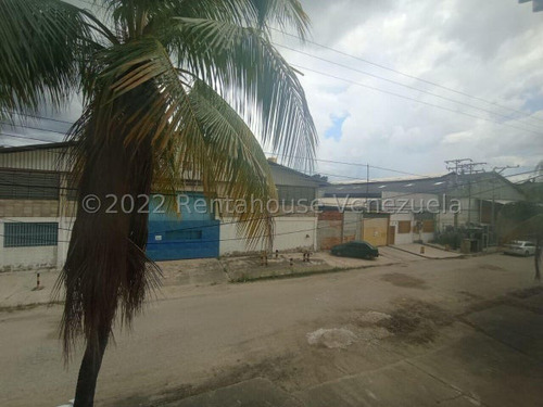 Galpon En Venta En La Av. Intercomunal Maracay. S/ La Providencia 25-12948 More