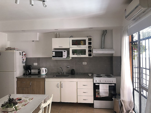 Imagen 2 de 4 de Venta Departamento 2 Ambientes Con Balcón Al Frente Y Cochera. A 200 Metros De Estación Castelar