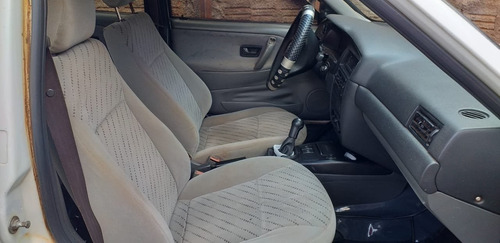 Volkswagen Santana 2000 Branco 1999