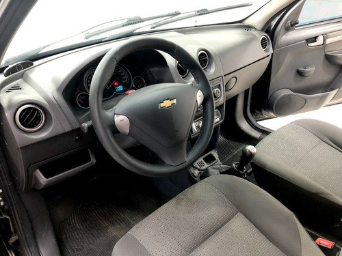 Imagem 8 de 12 de Chevrolet Celta