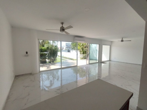 Casa Estilo Contemporáneo En Burgos De Cuernavaca, Temixco Morelos.