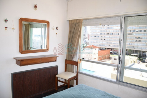 Apartamento En Peninsula, 1 Dormitorios *- Ref: 184