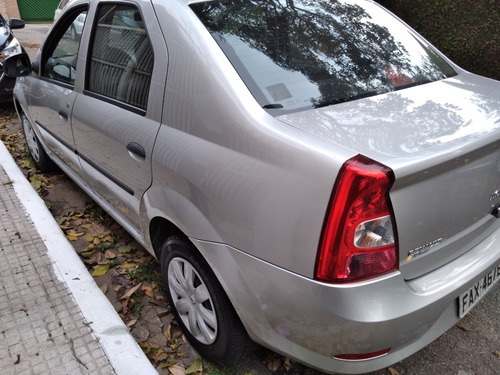 Renault Logan 1.0 Autentique 16 V 4p