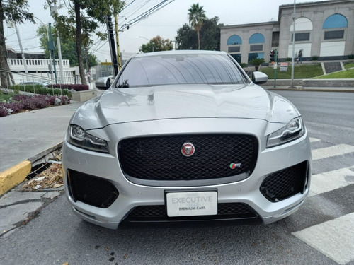 Imagen 2 de 11 de Jaguar F Pace S 2019