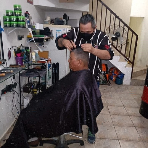 Imagem 1 de 5 de Barbearia Do Tambor