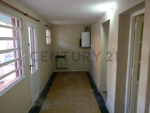 En Venta - Hermosa Casa 2 Dormitorios - Cañada De Gomez
