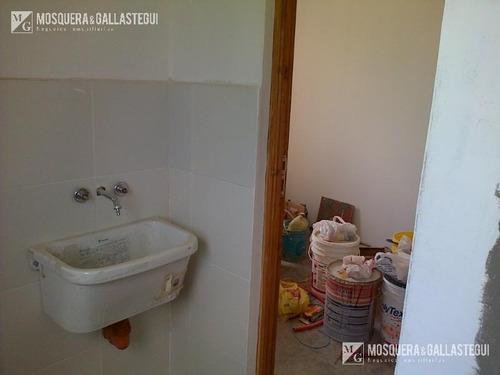 Imagen 3 de 14 de Mosquera Y Gallastegui - Casa A Estrenar En Barrio San Alfonso