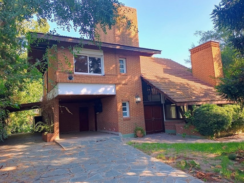 Casa Chalet En Venta En La Martona, Cañuelas, Resto De La Provincia