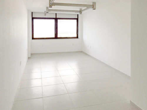 Imagem 2 de 10 de Sala Comercial À Venda Na Avenida Marechal Câmara, Centro, Rio De Janeiro - Rj - Liv-2452