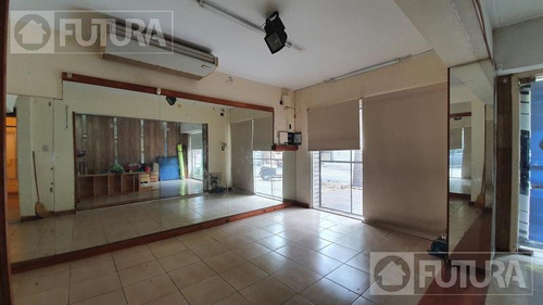 Imagen 2 de 29 de Gran Local En Venta Con Potencial Institucional O De Viviendas