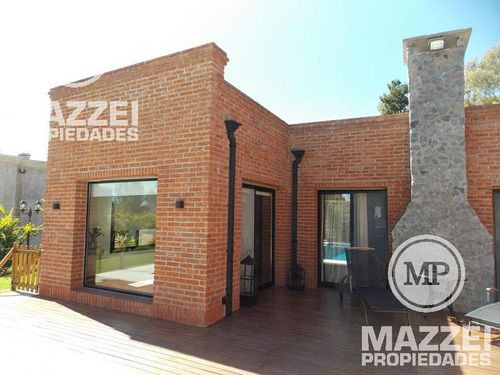 Casa Quinta Sobre Lote De 2585 M2