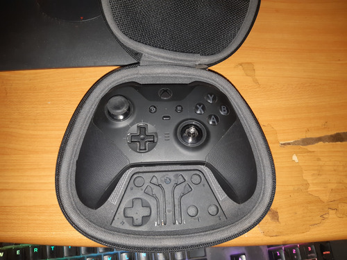 Mando Xbox Elite Series 2 Con Detalle A Revisar Negro (Usado)