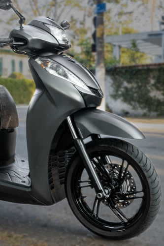 Imagem 3 de 10 de Scooter Honda Sh300i
