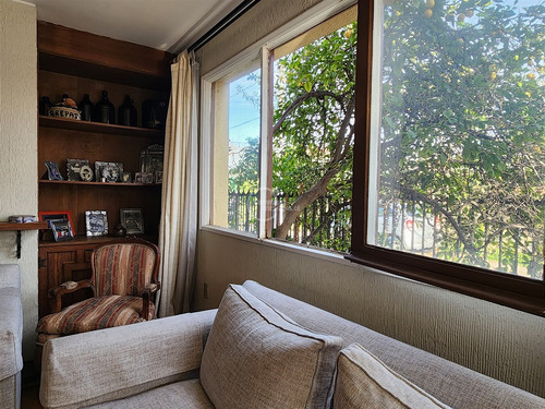 Casa En Venta De 5 Dorm. En Las Condes