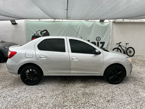 Renault Logan 1.6 Expression / Life +