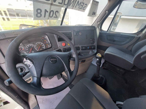 Freightliner Cascadia Dd15 475hp 18 Vel Cab 72 Std., 02 Oc